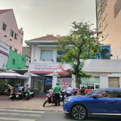 Bán nhà mặt tiền đường Nguyễn Đình Chiểu diện tích: 15,3x21m 2 tầng