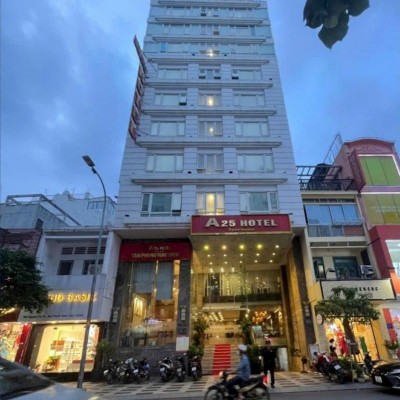 Bán tòa khách sạn đường Nguyễn Trãi diện tích: 12x20m hầm 10 tầng