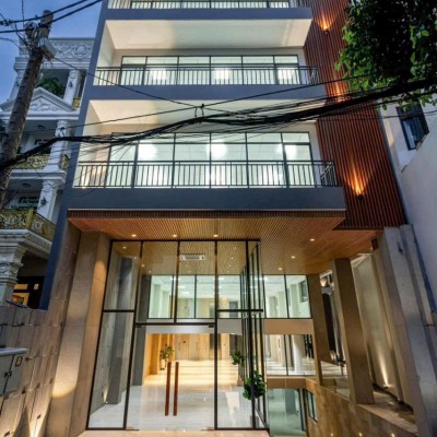 Bán tòa nhà đường Yên Thế ngay Sân Bay DT: 7x30m (nở hậu 15,5m) hầm 7 tầng