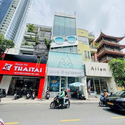 BÁN TÒA NHÀ MẶT TIỀN 212A NGUYỄN TRÃI DIỆN TÍCH: 6,3X20M 6 TẦNG (CN: 102M2)