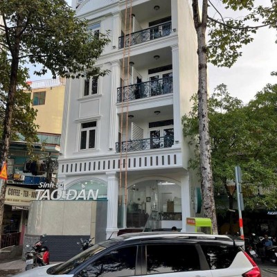 BÁN TÒA NHÀ MẶT TIỀN 92 HOÀNG SA DIỆN TÍCH: 8X12M HẦM 5 TẦNG (CN: 72M2)