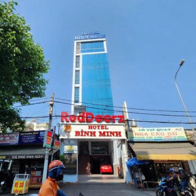 Bán tòa nhà mặt tiền đường Nguyễn Xí diện tích: 6x30m (nở hậu 30m) trệt 6 tầng