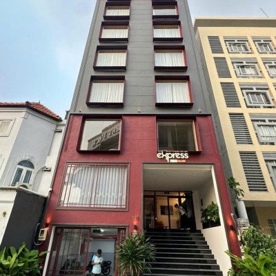 Bán tòa nhà văn phòng đường Hoàng Việt diện tích: 8,2x17,9m trệt 8 tầng
