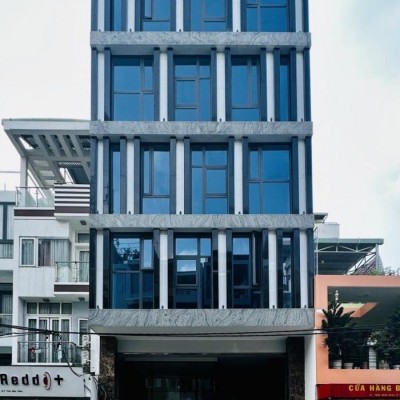Cho thuê toà nhà mặt tiền quận 1, toà nhà mới đường trần khắc trân
