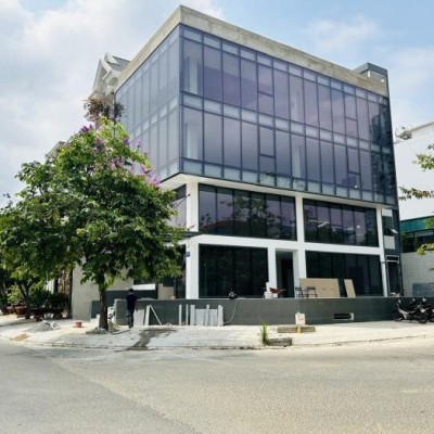 Cho thuê nhà mới 2 mặt tiền đường Cao Đức Lân quận 2