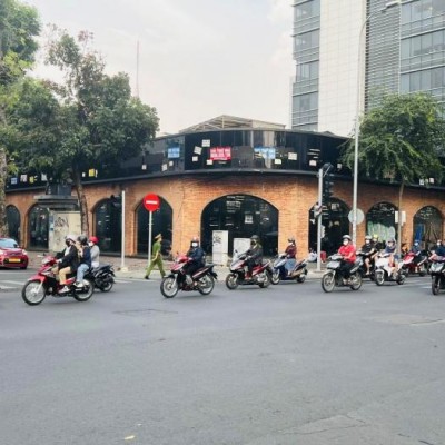 Cho thuê nhà mặt tiền quận 2, góc đường Hai Bà Trưng