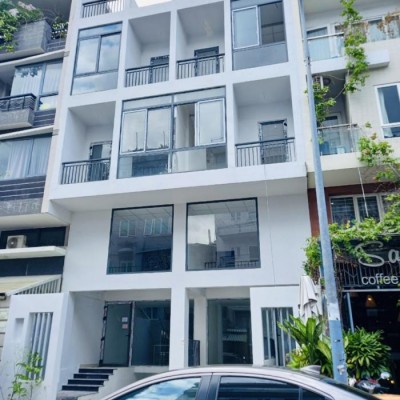 Toà nhà mặt tiền đường Nguyễn Ngọc Phương