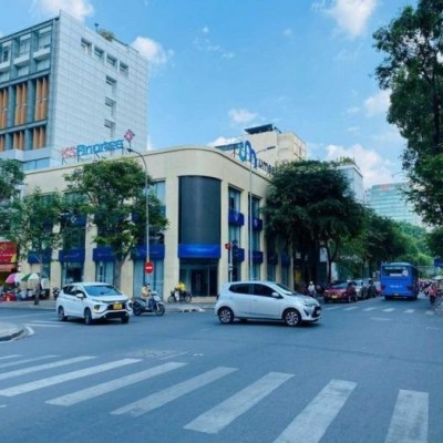 Cho thuê tòa nhà góc 2 mặt tiền Hai Bà Trưng quận 1