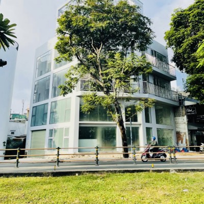 Cho thuê toà nhà 2 mặt tiền đường Hoàng Sa