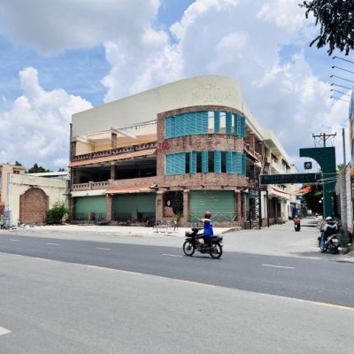 Cho thuê tòa nhà 2 mặt tiền 168 Quang Trung