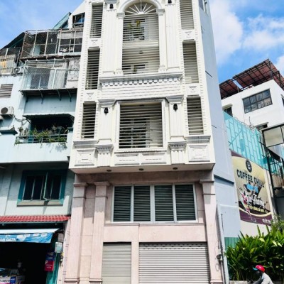 Cho thuê toà nhà 2 mặt tiền trước sau đường Út Tịch