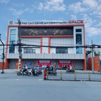 Cho thuê nhà nguyên căn mặt tiền đường Võ Văn Ngân